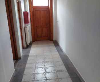 Úradná tabuľa / Obchodno - verejná súťaž  - foto