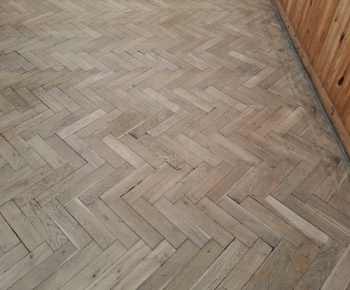 Aktuality / renovácia parkiet v KD - foto