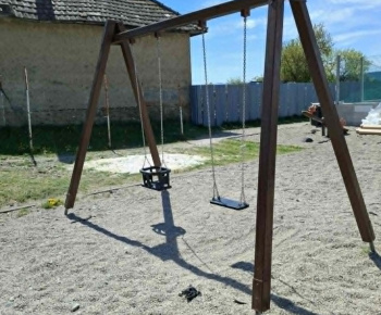 Aktuality / obnova ihrísk - foto
