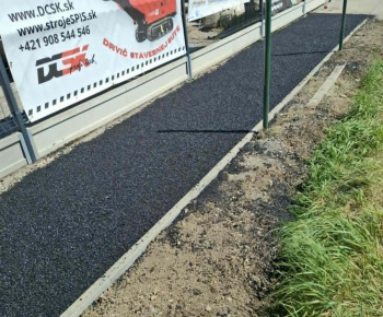 Aktuality / rekonštrukcia chodníka - foto