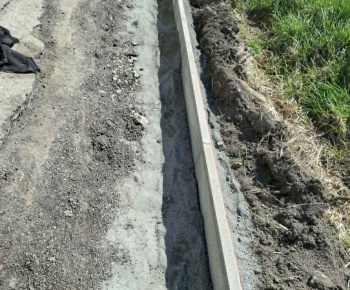 Aktuality / rekonštrukcia chodníka - foto
