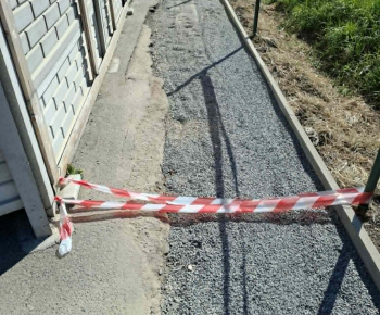 Aktuality / rekonštrukcia chodníka - foto